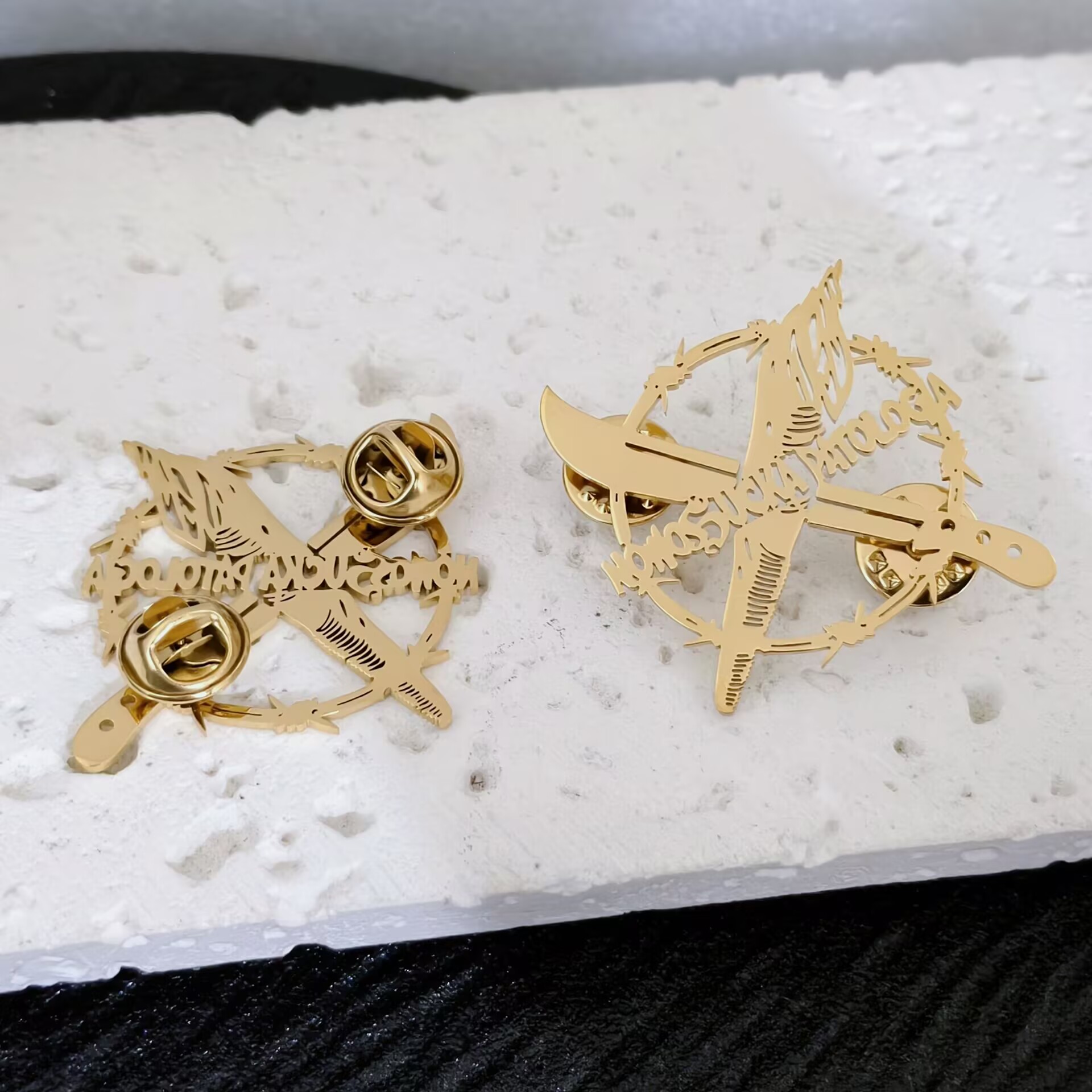 Broche de Acero Inoxidable Per - Tuxedo Lapel Pin reseña y precio